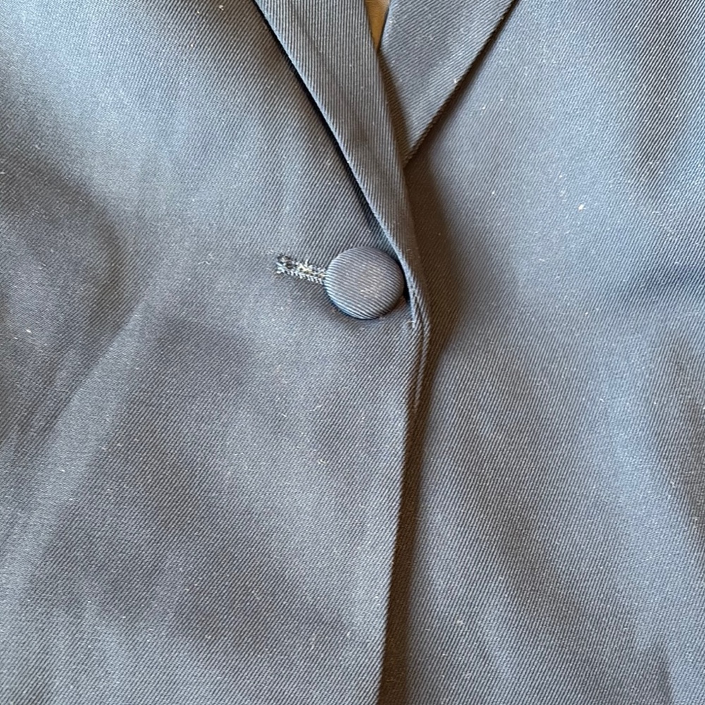 Classic Navy Women's Blazer - Picture 4 of 8